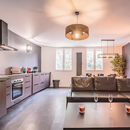 Place D'erlon 65 - Duplex Avec 4 Chambres Apartment *